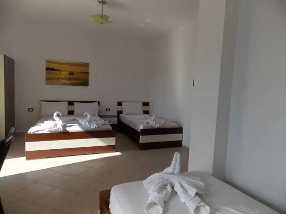 Dört Kişilik Oda, Deniz Manzaralı