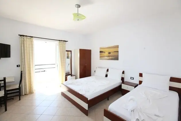Dört Kişilik Oda, Deniz Manzaralı