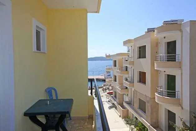 Dört Kişilik Oda, Deniz Manzaralı