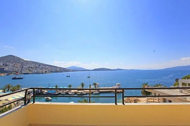 Dört Kişilik Oda, Deniz Manzaralı