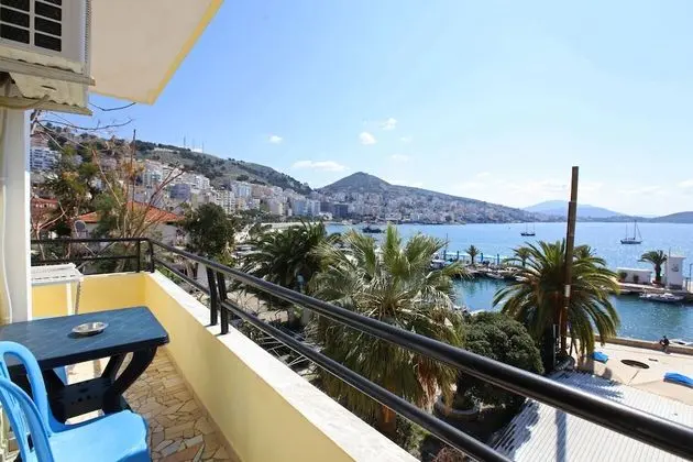 Tek Büyük Yataklı Oda, Balkon