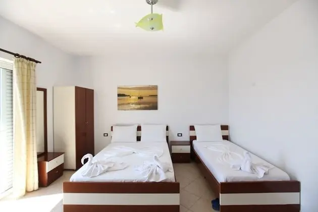 Üç Kişilik Oda, Deniz Manzaralı