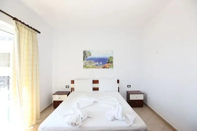 Üç Kişilik Oda, Deniz Manzaralı