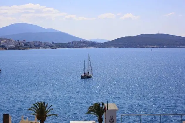 Üç Kişilik Oda, Deniz Manzaralı