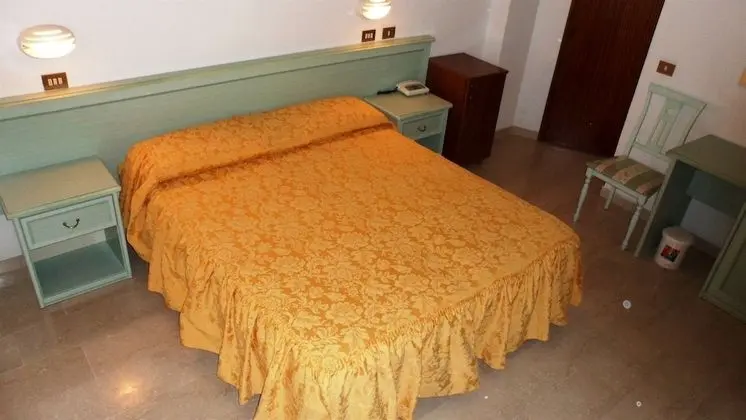 Tek Büyük veya İki Ayrı Yataklı Oda, Balkon