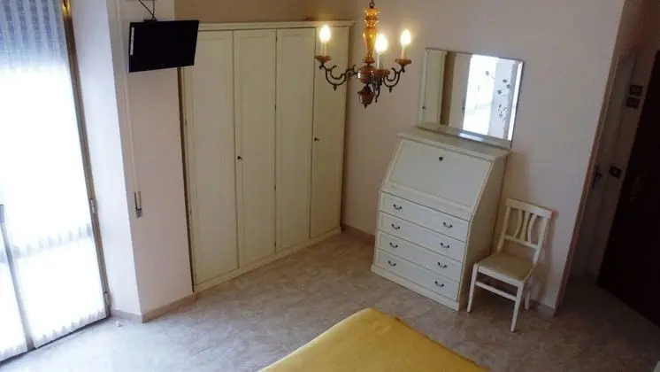 Tek Büyük veya İki Ayrı Yataklı Oda, Balkon