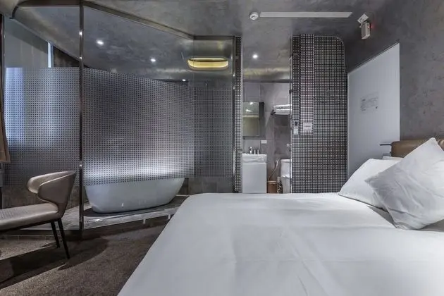 Deluxe Tek Büyük Yataklı Oda, 1 Büyük (Queen) Boy Yatak, Küvet, Şehir Manzaralı (3F)