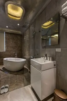 Deluxe Tek Büyük Yataklı Oda, 1 Büyük (Queen) Boy Yatak, Küvet, Şehir Manzaralı (3F)