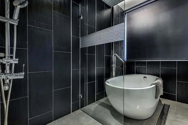 Grand Tek Büyük Yataklı Oda, 1 Büyük (Queen) Boy Yatak, Küvet, Şehir Manzaralı (2F)