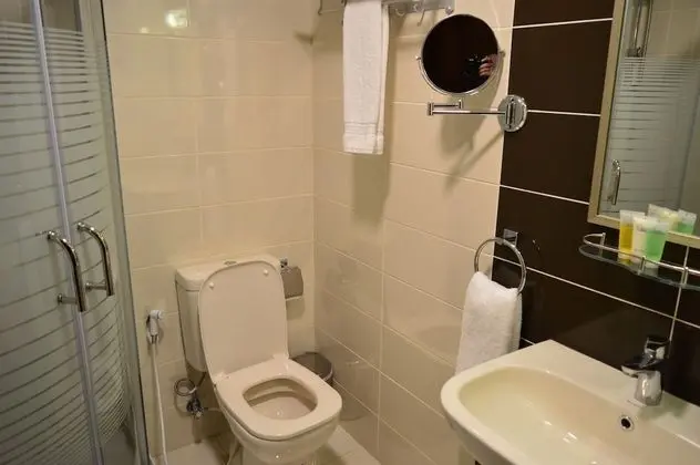Standard Tek Büyük veya İki Ayrı Yataklı Oda