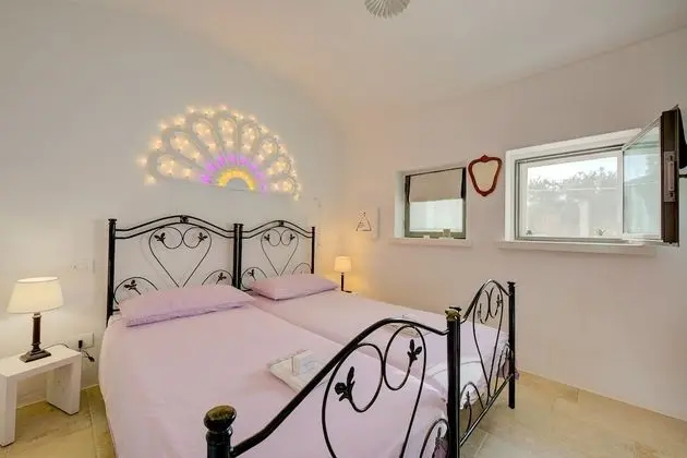 Family Villa, Birden Çok Yatak, Buzdolabı ve Mikrodalga (Rebea Trulli Home With Pool Fasano)