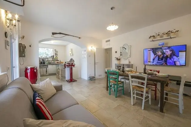 Family Villa, Birden Çok Yatak, Buzdolabı ve Mikrodalga (Rebea Trulli Home With Pool Fasano)