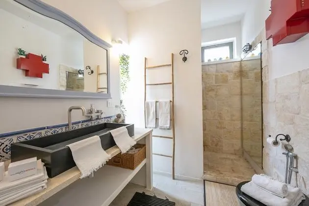 Family Villa, Birden Çok Yatak, Buzdolabı ve Mikrodalga (Rebea Trulli Home With Pool Fasano)