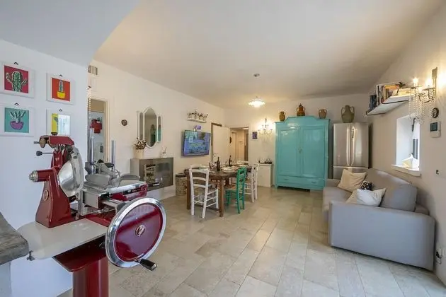 Family Villa, Birden Çok Yatak, Buzdolabı ve Mikrodalga (Rebea Trulli Home With Pool Fasano)