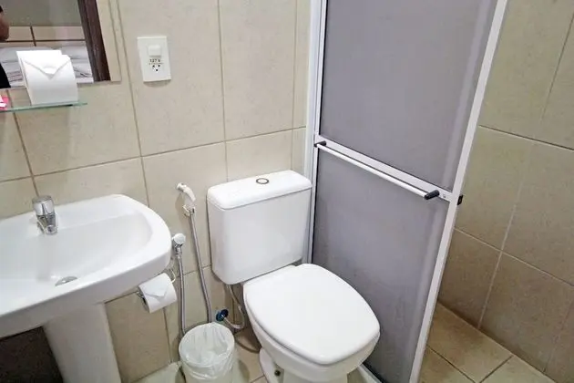 Üç Kişilik Oda