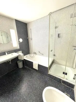 Tek Büyük veya İki Ayrı Yataklı Oda, Avlu Manzaralı