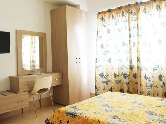 Premium Tek Büyük Yataklı Oda