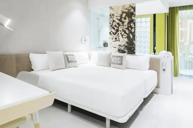 Standard Oda, Avlu Manzaralı (Quiet REC)