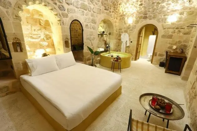 Design Room, Mezopotamya Manzaralı, Jakuzili