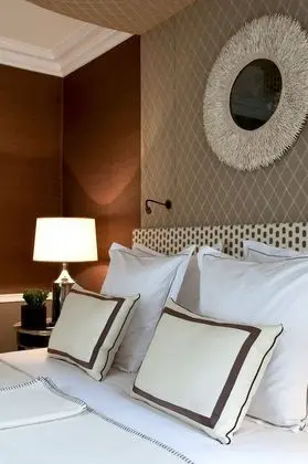 Club Tek Büyük veya İki Ayrı Yataklı Oda