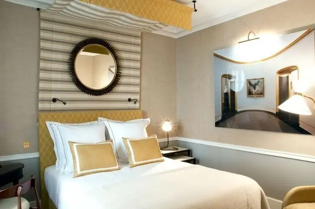 Traditional Tek Büyük Yataklı Oda