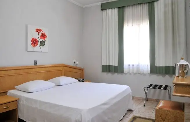 Deluxe Tek Büyük veya İki Ayrı Yataklı Oda