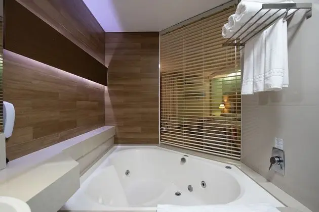 Oda (Suite Master - Vista Piscina)
