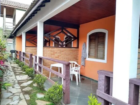 Basic Üç Kişilik Oda, Bahçe Manzaralı