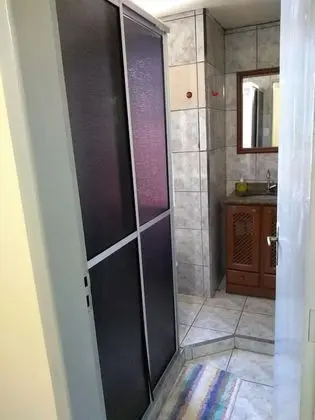 Üç Kişilik Oda, Ortak Banyo