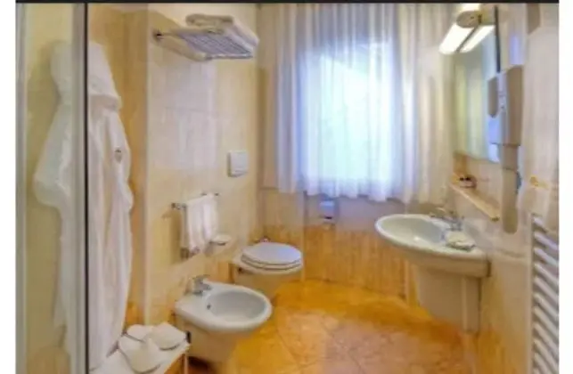 Standard Tek Büyük veya İki Ayrı Yataklı Oda