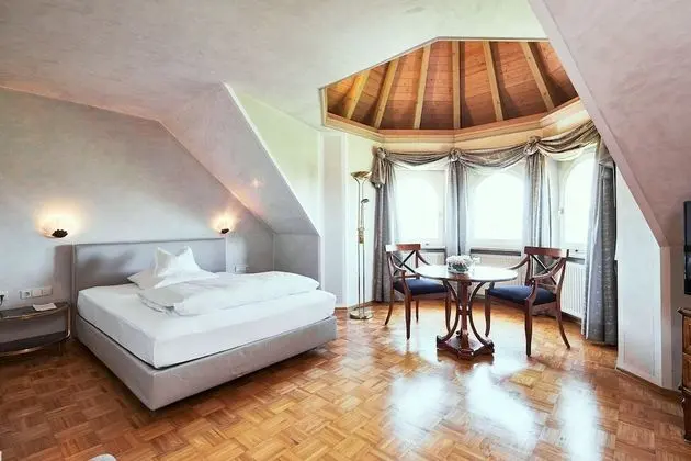 Comfort Tek Büyük Yataklı Oda