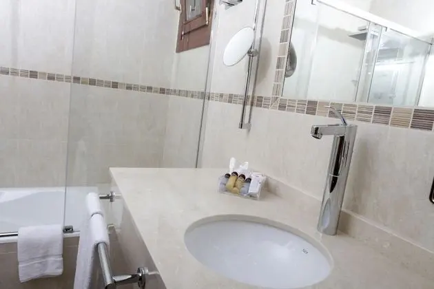 Deluxe Tek Büyük Yataklı Oda, Manzaralı