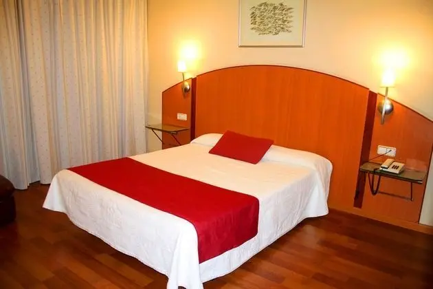 Büyük Yataklı Tek Kişilik Oda