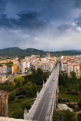 Büyük Yataklı Tek Kişilik Oda