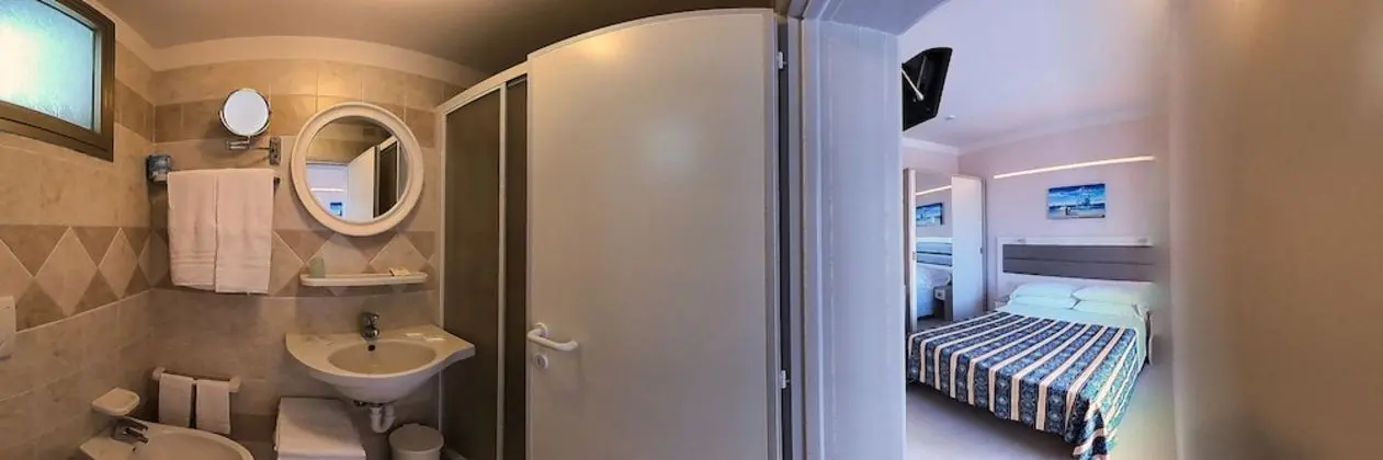 Comfort Tek Büyük veya İki Ayrı Yataklı Oda