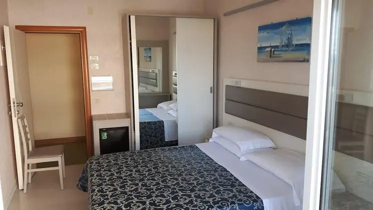 Comfort Tek Büyük veya İki Ayrı Yataklı Oda