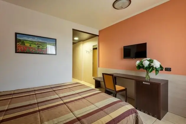 Classic Tek Büyük Yataklı Oda