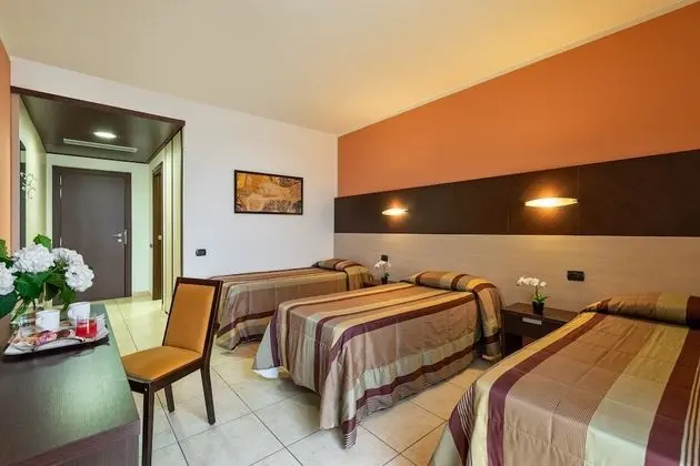 Classic Üç Kişilik Oda