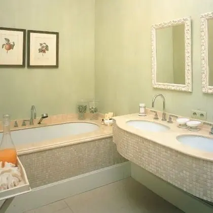 Deluxe Tek Büyük Yataklı Oda (1st floor - BATHTUB ONLY)