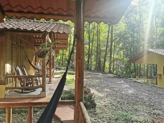 Traditional Kulübe, Dağ Manzaralı