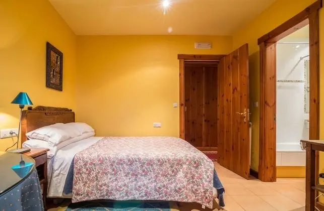 Basic Büyük Yataklı Tek Kişilik Oda