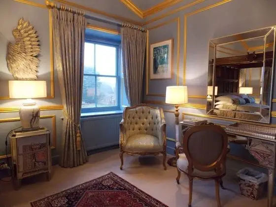 Signature Tek Büyük Yataklı Oda, Banyolu/Duşlu, Park Manzaralı (Four Poster)