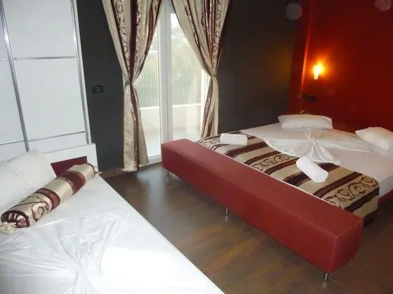 Deluxe Üç Kişilik Oda