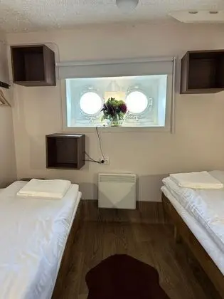 Basic İki Ayrı Yataklı Oda, 2 Tek Kişilik Yatak, Ortak Banyo (Cabin on boat )