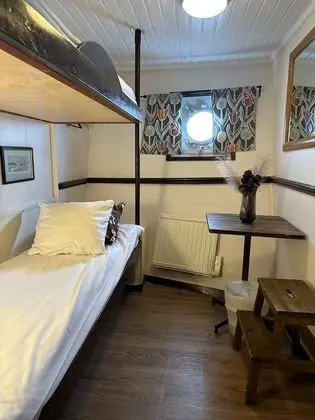 Economy Tek Büyük Yataklı Oda, Ortak Banyo (Cabin on Boat)