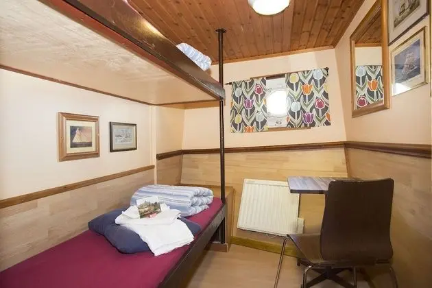 Economy Tek Büyük Yataklı Oda, Ortak Banyo (Cabin on Boat)