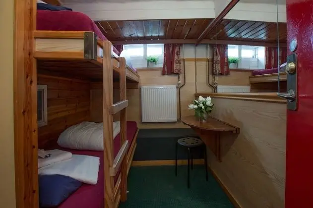 Economy Tek Büyük Yataklı Oda, Ortak Banyo (Cabin on Boat)