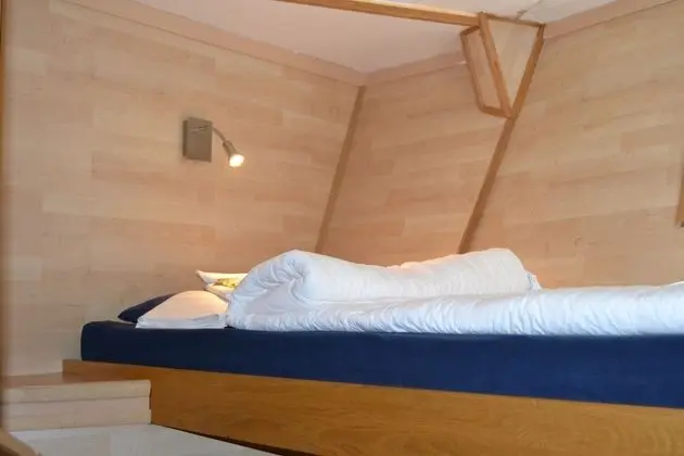 Economy Üç Kişilik Oda, Ortak Banyo (Cabin on Boat)