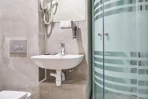 Family Tek Büyük Yataklı Oda