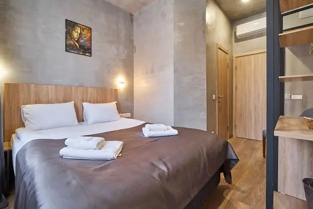 Standard Tek Büyük Yataklı Oda